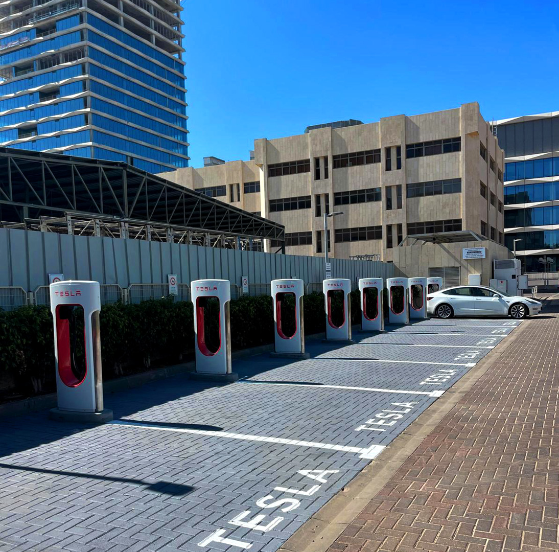 עמדות טעינה לטסלה